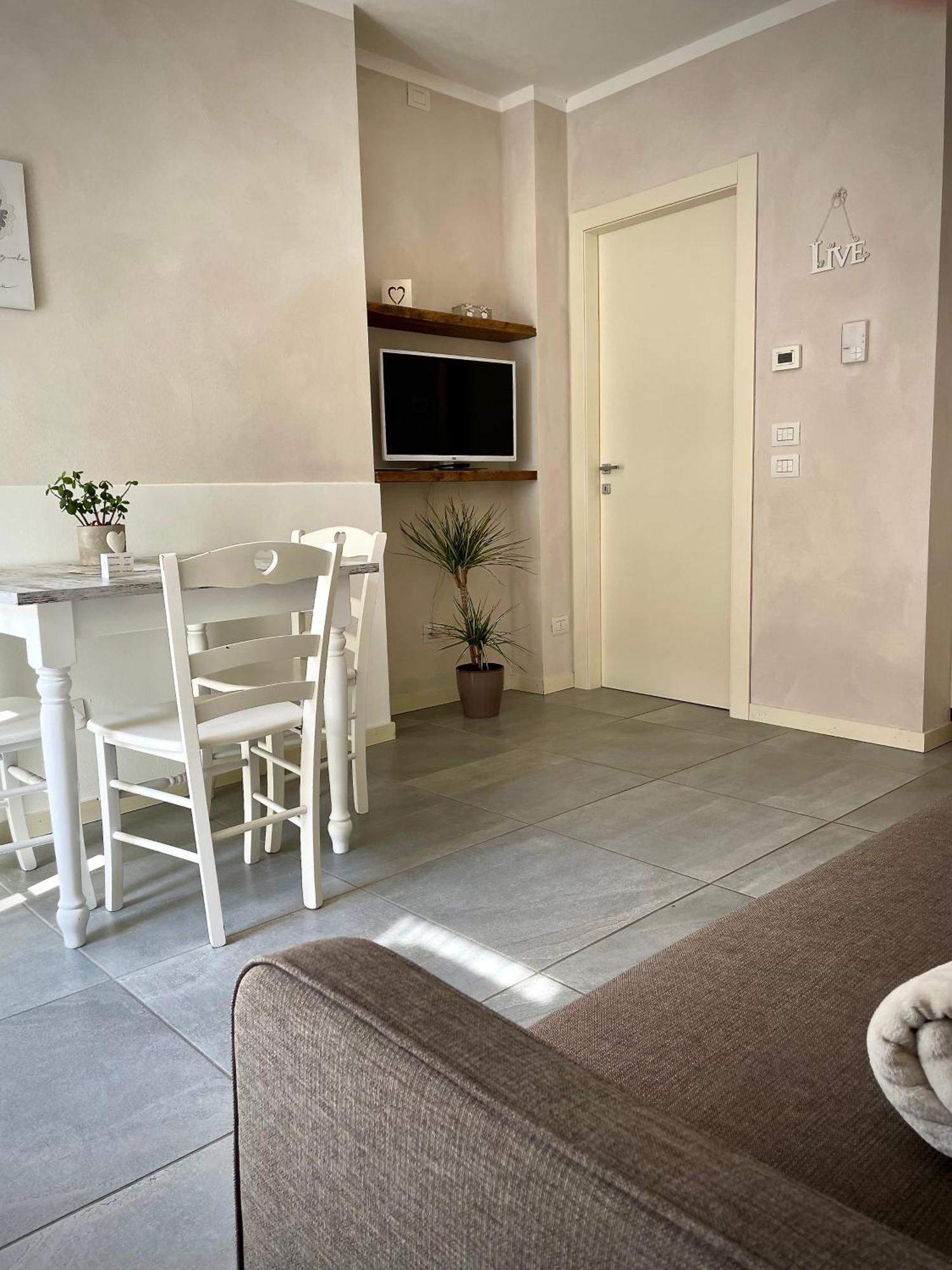 Villa Fontanelle Gardapartments โปลเปนาซเซ เดล การ์ดา ภายนอก รูปภาพ