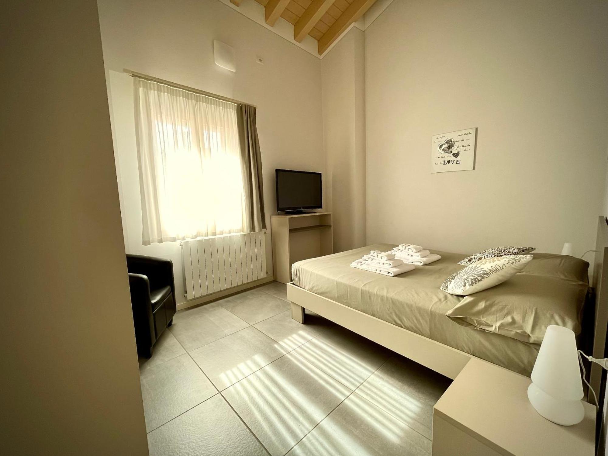 Villa Fontanelle Gardapartments โปลเปนาซเซ เดล การ์ดา ภายนอก รูปภาพ
