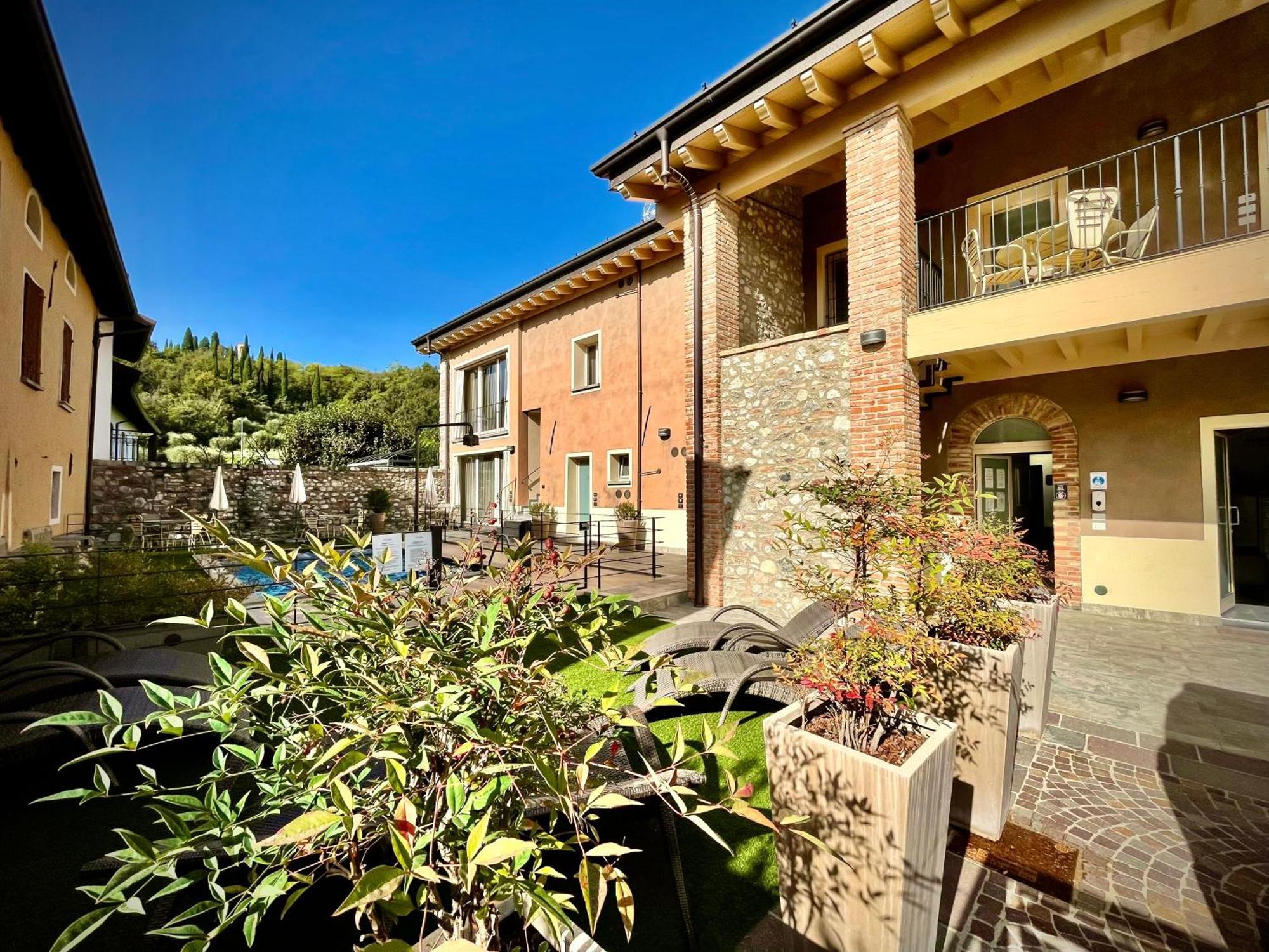 Villa Fontanelle Gardapartments โปลเปนาซเซ เดล การ์ดา ภายนอก รูปภาพ